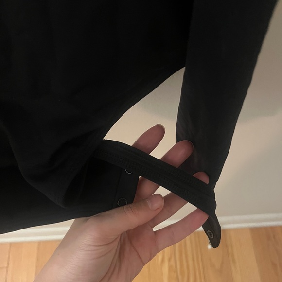 Aritzia Contour Squareneck Longsleeve Bodysuit - Picture 8 of 8